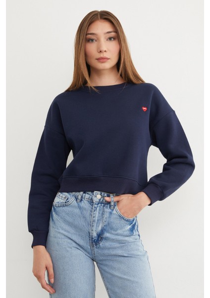 3 Iplik Kalp Nakışlı Bisiklet Yaka Sweatshirt fiyatları