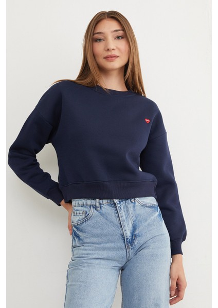 3 Iplik Kalp Nakışlı Bisiklet Yaka Sweatshirt modelleri