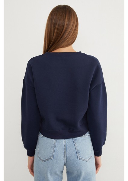 3 Iplik Kalp Nakışlı Bisiklet Yaka Sweatshirt