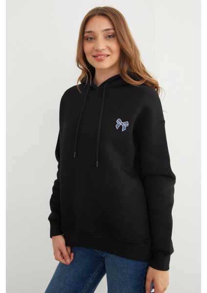 3 Iplik Fiyonk Işlemeli Kapüşonlu Sweatshirt modelleri