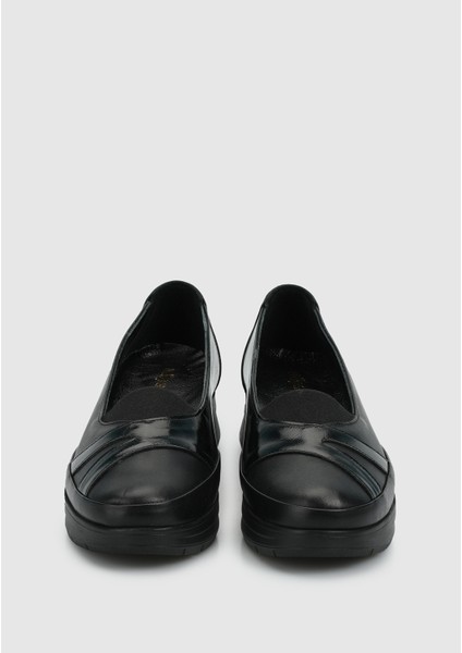 Siyah Deri Kadın Ayakkabı modelleri