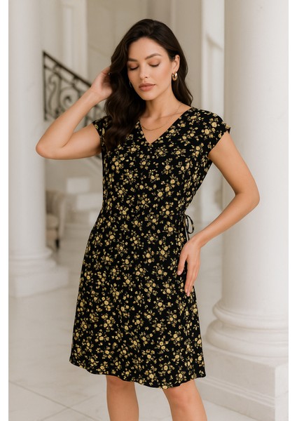 Siyah Sarı Çiçek Desenli V Yaka Elbise fiyatları