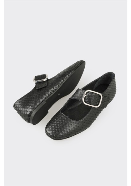 Siyah Deri Kadın Günlük Ayakkabı modelleri