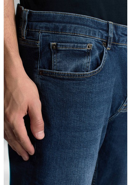 Slim Fit Lacivert Taşlanmış Denim Pantolon modelleri