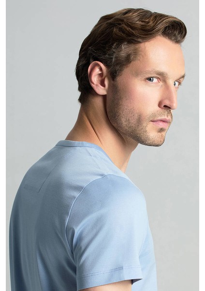 Açık Mavi Bisiklet Yaka Basic T-Shirt fiyatları