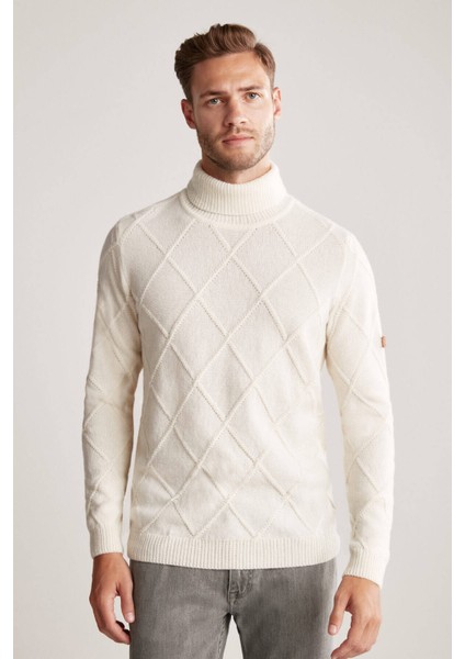 Baklava Desenli Boğazlı Ekru Kaşmir-Yün Kazak