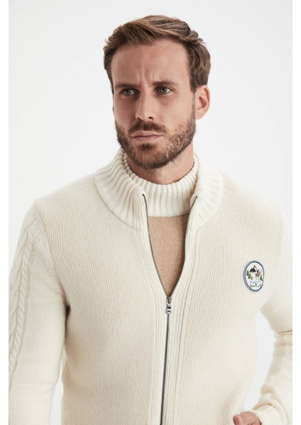 Kaşmir Karışımlı Aspen Logolu Ekru Yün Ceket fırsatları
