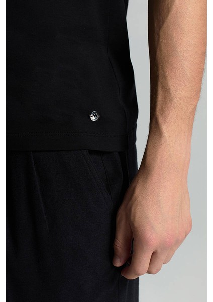 Siyah V Yaka Basic T-Shirt fiyatları