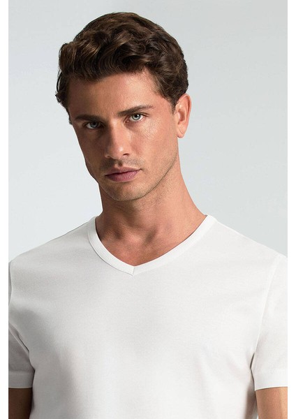 Beyaz V Yaka Basic T-Shirt modelleri