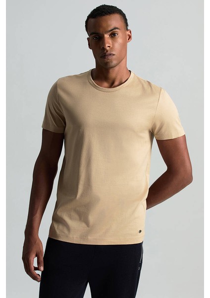 Kum Rengi Bisiklet Yaka Basic T-Shirt