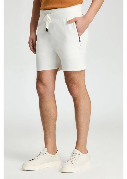 Bağcıklı Nakış Logolu Beyaz Triko Şort fiyatları