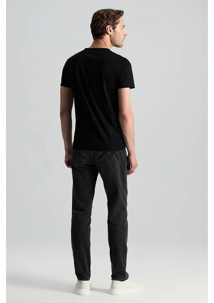 Bisiklet Yaka Siyah Basic T-Shirt indirimleri