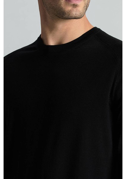 Slim Fit Bisiklet Yaka Siyah Merino Yün Triko fiyatları