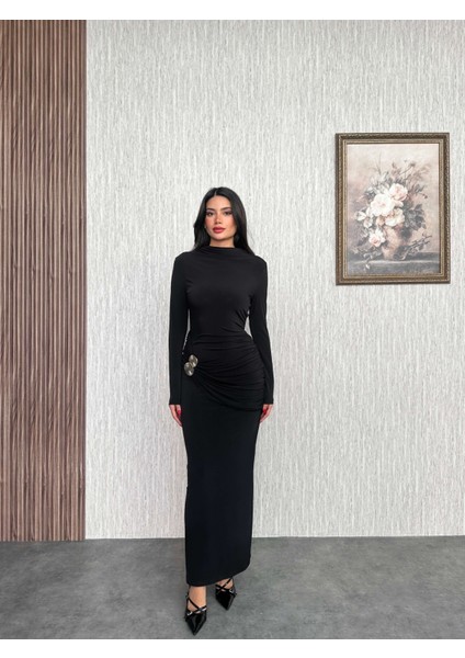 Uzun Kol Aksesuar Drapeli Maxi Elbise
