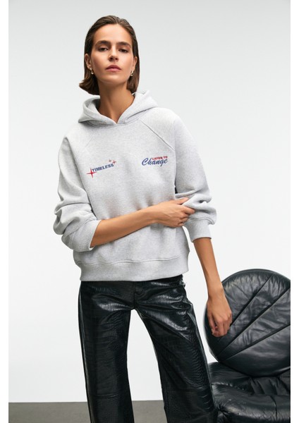 Orınque Kadın Kapüşonlu Baskı ve Nakış Detaylı Oversize Grimelanj Sweatshirt fırsatları
