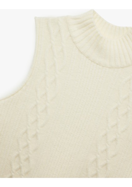 Dik Yaka Kolsuz Desenli Triko Süveter indirimleri