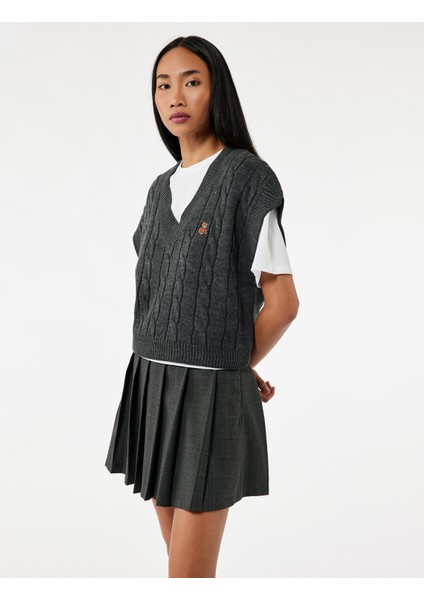 Kolsuz V Yaka Ayıcık Işleme Detaylı Saç Örgü Oversize Süveter fiyatları