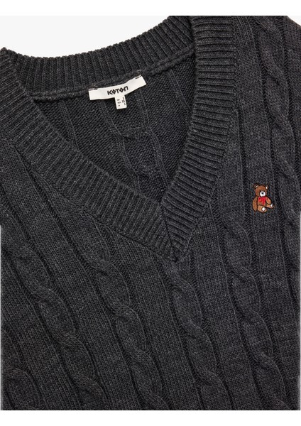 Kolsuz V Yaka Ayıcık Işleme Detaylı Saç Örgü Oversize Süveter indirimleri