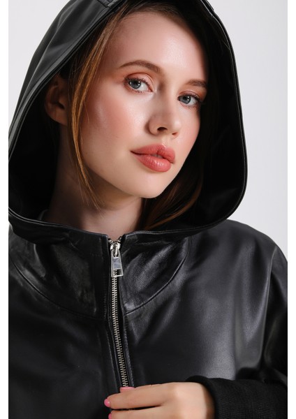 Alicia Kadın Kapüşonlu Deri Mont