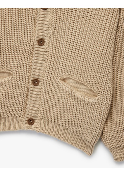 Uzun Kollu Düğmeli Cep Detaylı Kapüşonlu Triko Hırka modelleri