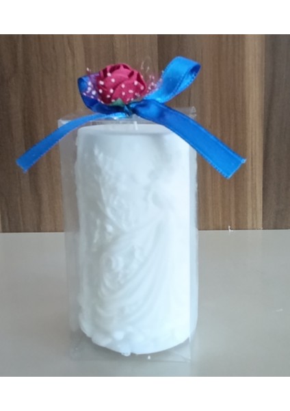 Kar Taneleri Arasında Taçlı Prenses Gül ve Yıldız Görünümlü Kokulu Doğal Beyaz Renk Dekoratif Mum fırsatları