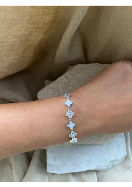 Yonca Gümüş Renkli Taşlı Ince Bileklik fırsatları