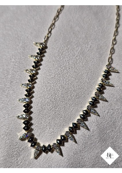 - Lyra - Üçgen Diken Zirkon Detaylı Kadın Kolye modelleri