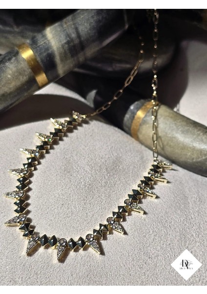 - Lyra - Üçgen Diken Zirkon Detaylı Kadın Kolye fırsatları