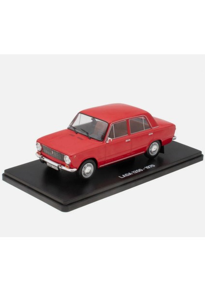 Hachette 1:24 – Lada 1200 (1970) Kırmızı Diecast Model Araba