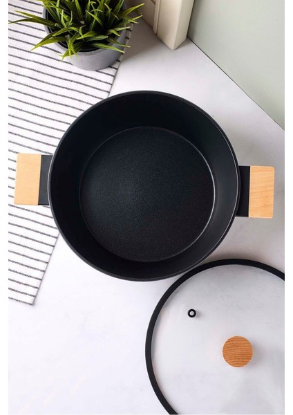 Cookwood Black Indüksiyon Tabanlı Ahşap Kulplu Kapaklı Seramik Derin Tencere 24 cm modelleri
