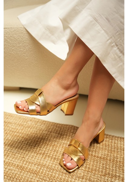Sofia Gold Asimetrik Kesim Kalın Kadın Topuklu Terlik