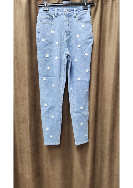 Kadın Açık Mavi Çiçek Desenli Jean Pantolon – Bahar Şıklığı