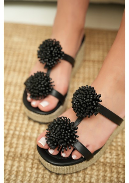 Romina Siyah Püskül Detaylı Hasır Kadın Terlik modelleri