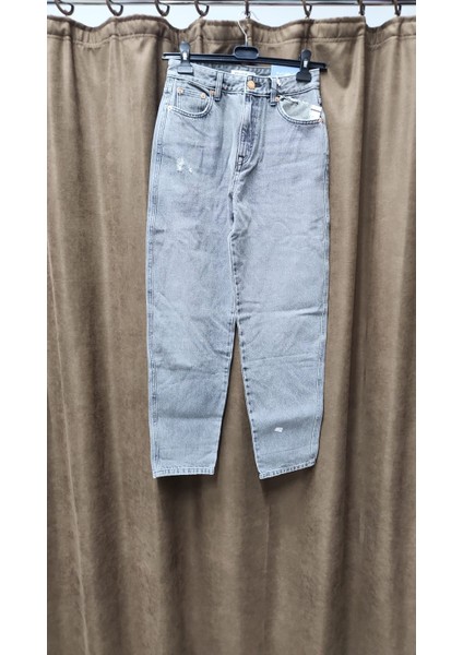 Gri Yüksek Bel Mom Jean Pantolon