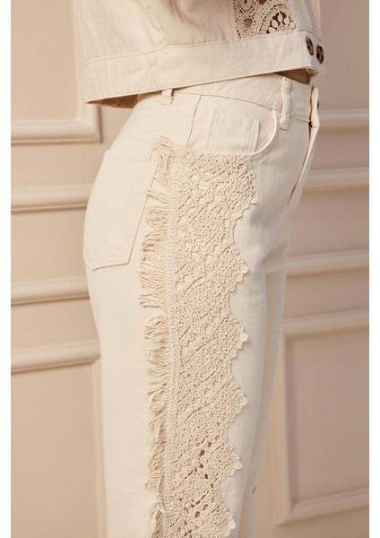 Nakış Işlemeli Ekru Bohem Gabardin Pantolon fiyatları