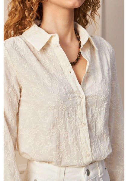 Çiçek Desen Işlemeli Gömlek fiyatları