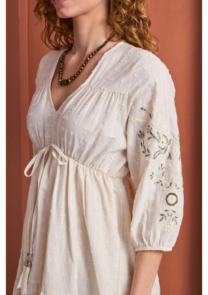 Kolları Nakışlı Brodeli Bağlamalı Elbise modelleri