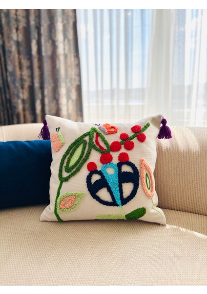 Gardenia Punch Işlemeli Tasarım Kırlent Kılıfı