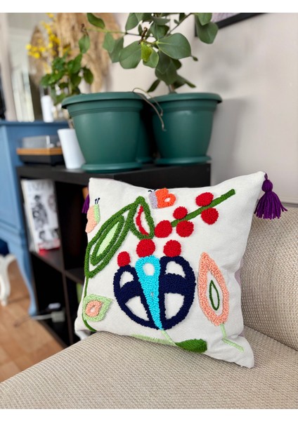 Gardenia Punch Işlemeli Tasarım Kırlent Kılıfı fiyatları