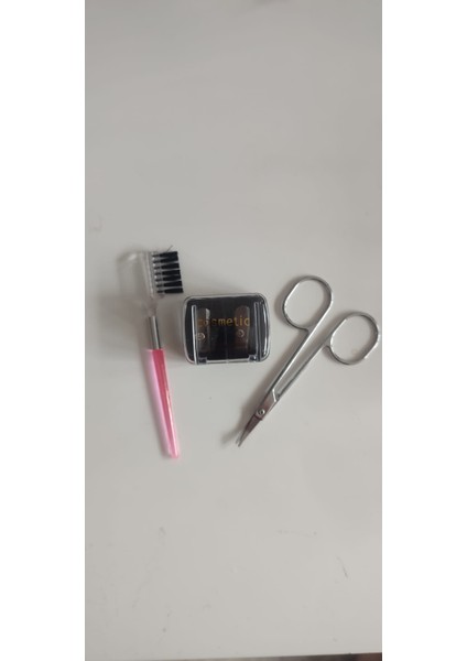 Manikür Pedikür Seti ; Kirpik Kıvırıcı, Tırnak Makası,kaş Tarağı,kalem Traş,cımbız,tırnak Törpüsü fırsatları