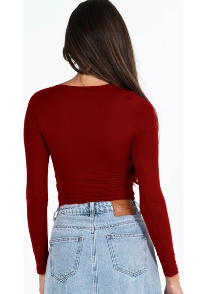 Kare Yaka Uzun Kollu Crop Bluz – Esnek Kumaş, Modern Stil