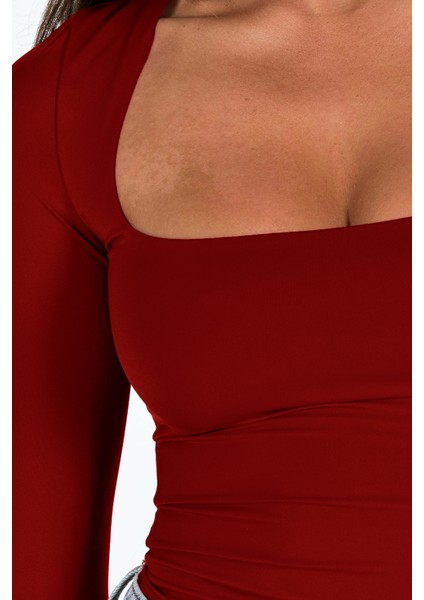 Kare Yaka Uzun Kollu Crop Bluz – Esnek Kumaş, Modern Stil