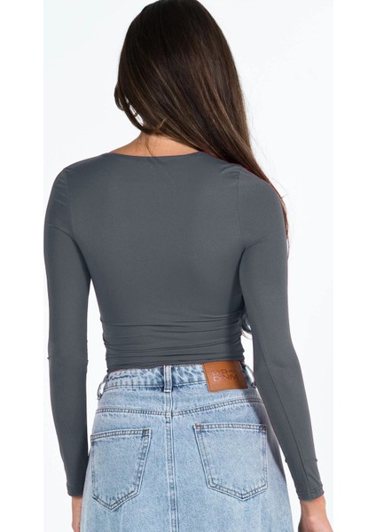 Kare Yaka Uzun Kollu Crop Bluz – Esnek Kumaş, Modern Stil indirimleri