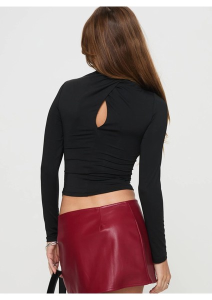 Kadın Uzun Kollu Cut Out Bluz – Çapraz Yaka, Crop Fit, Esnek Kumaş fırsatları