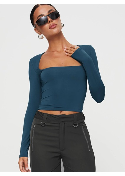 Kare Yaka Uzun Kollu Crop Bluz – Esnek Kumaş, Modern Stil