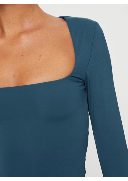 Kare Yaka Uzun Kollu Crop Bluz – Esnek Kumaş, Modern Stil fiyatları