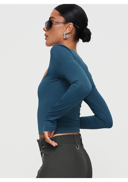 Kare Yaka Uzun Kollu Crop Bluz – Esnek Kumaş, Modern Stil fırsatları