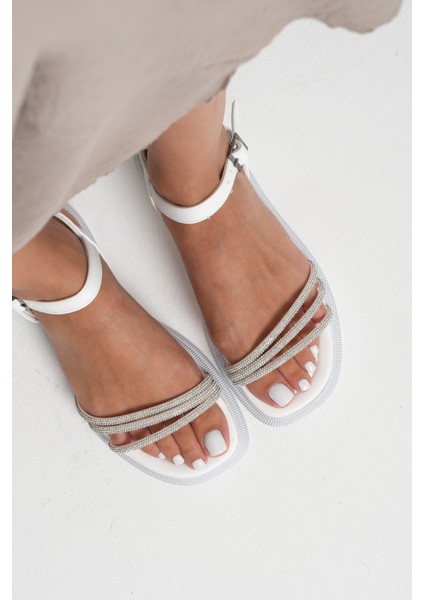 Kadın Spiral Şerit Taşlı Bilekten Bantlı Düz Taban Beyaz Sandalet fırsatları