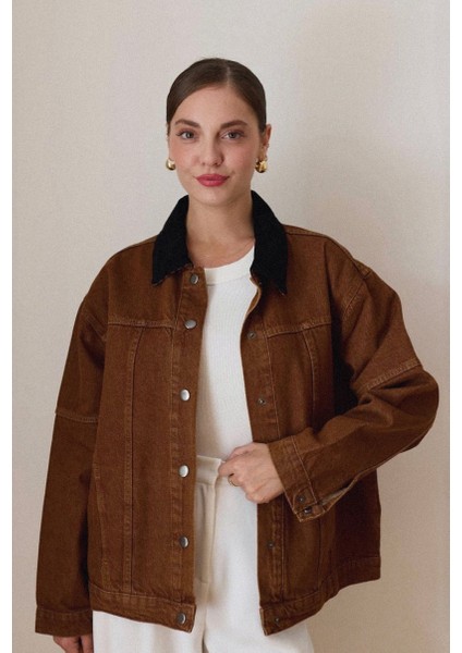 Kadın Taba Kadife Yaka Detaylı Çıt Çıt Düğme Kapamalı Denim Ceket