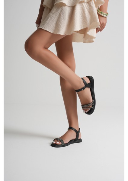 Kadın Spiral Şerit Taşlı Bilekten Bantlı Düz Taban Siyah Sandalet fırsatları